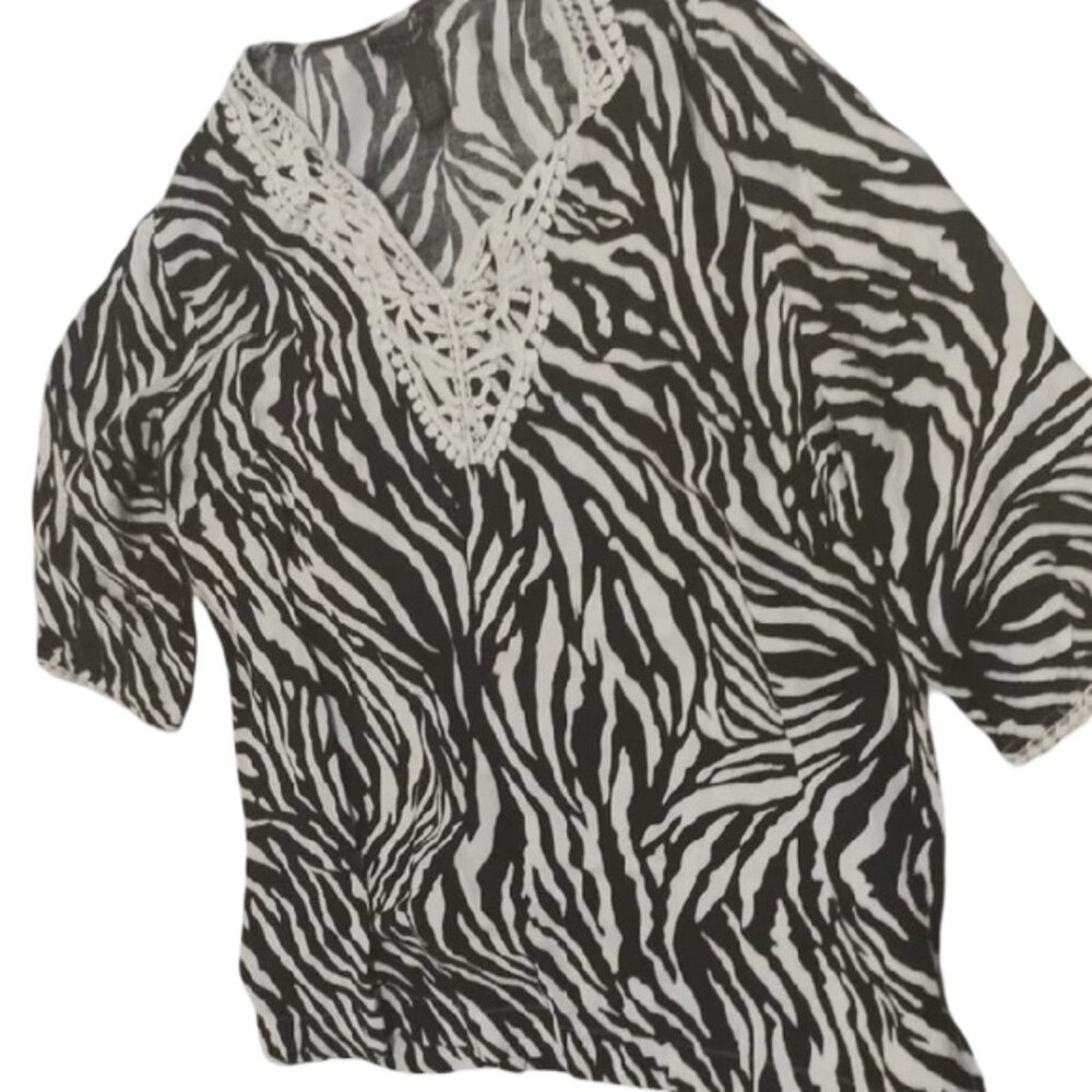 Grace Elements Zebra Pattern Blouse with Lace Trim - Picture 3 of 5